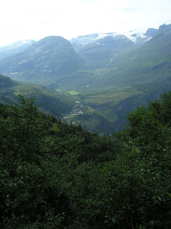 次第に上がらなくなっていた足が、急に軽く感じて、先を急ぎます。