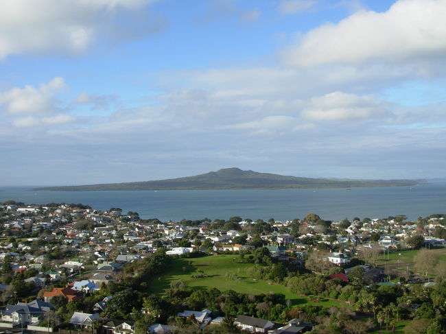 デボンポートのマウントビクトリアからの眺め。フェリー埠頭から徒歩１０分程度。冬にもかかわらず緑がきれい。