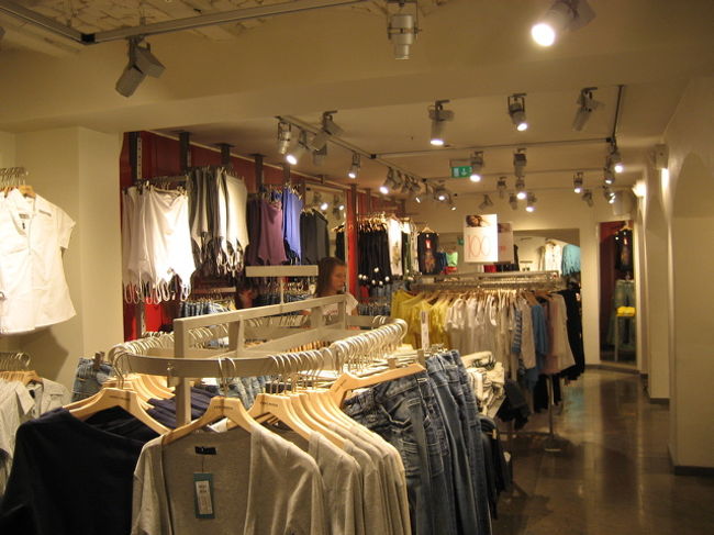 ふらっと入った若者向けの店で発見したのは、、、