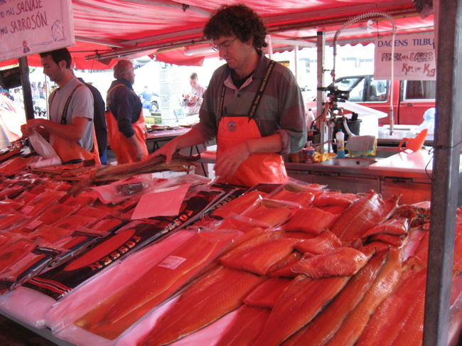 ノルウェーといえばノルウェーサーモン、持って帰りたいけどね、、、