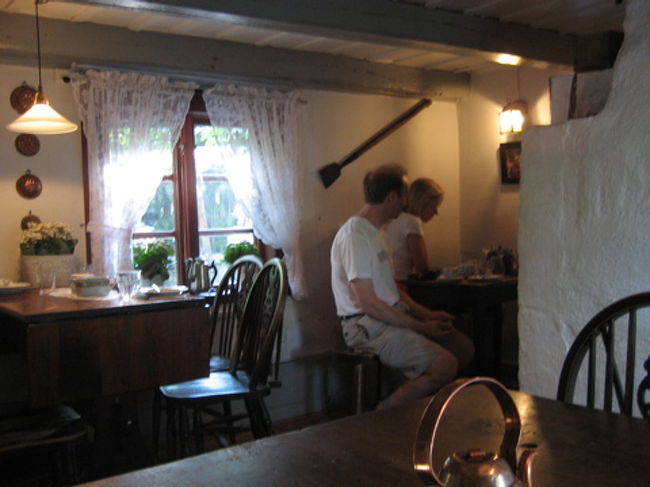 中はこんな感じ。コーヒーとケーキがおいしかった。