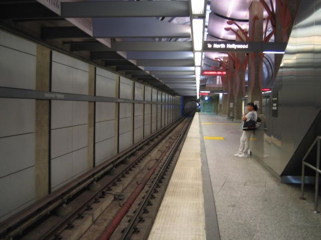 ハリウッド＆ハイランド駅。