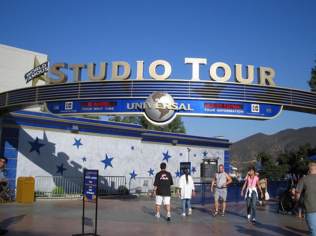 ユニバーサルスタジオ。<br />乗りたいものに全部乗っても時間が余ってしまったので、スタジオツアーなんぞしてみました。