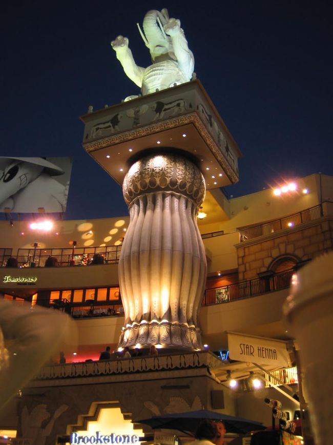 ハリウッド＆ハイランド。