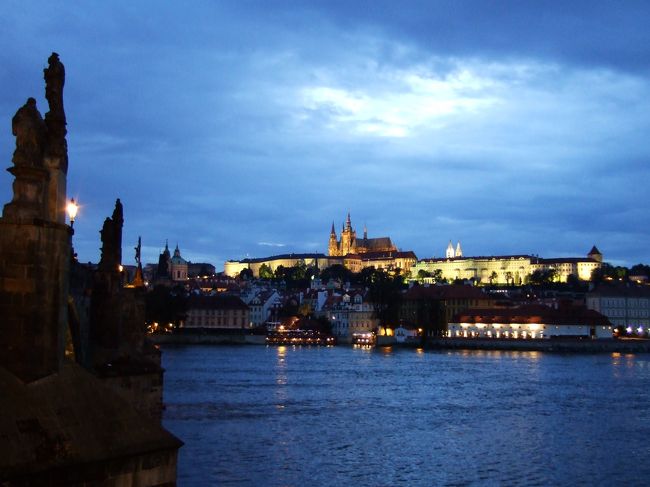 これで夜９時前。<br />大分暗くなってきました。<br />これからあっという間に真っ暗になりました。<br />