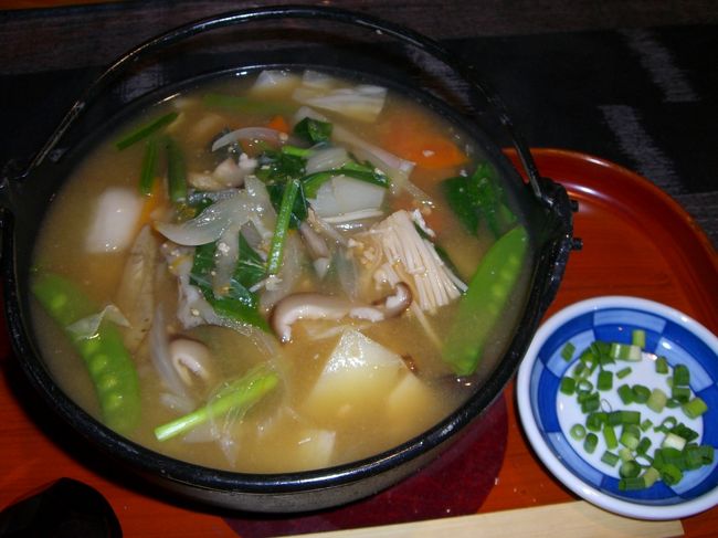 山梨といえばほうとう。<br />野菜がたっぷり入ってて、これだけでたくさんの栄養を摂取できた感じです。山中湖のほとりのお店で食べました。