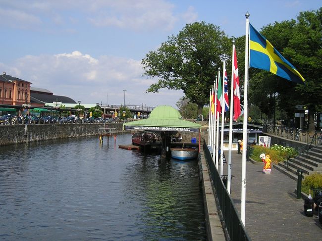 これも夏だけ、運河や港を見て廻るルンダン（ボートツァー）が出ているそうです。