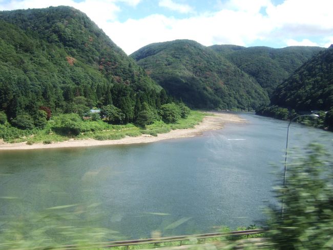 また川。<br />川沿いに走っているらしく、ずっと川が見えました。<br />川とか海とかが見えるのって、うれしいです。<br />