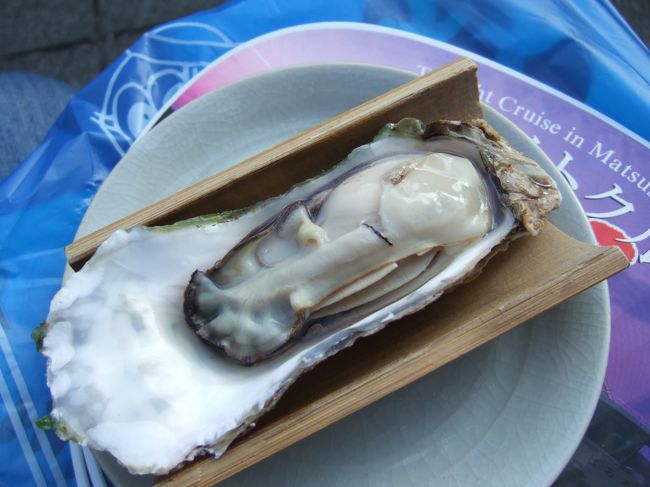 あと、焼きがき。<br />おいしかった！！<br />できるのを待っている間、そこで飲んでいたおじさんと少し話したのですが、<br />ちょっとおもしろかったです。<br />