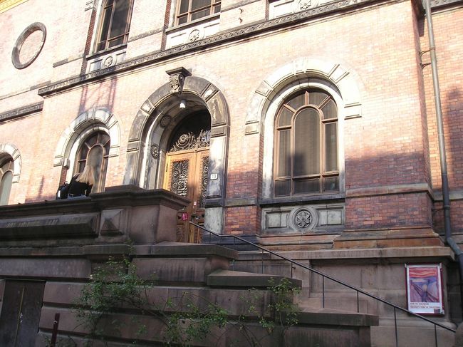 国立美術館入口<br /><br />館内は、撮影禁止でした。<br />がっかり！<br />しっかり、「叫び」を見てきました。<br />このときは、「叫び」は、24番の部屋に展示されていました。