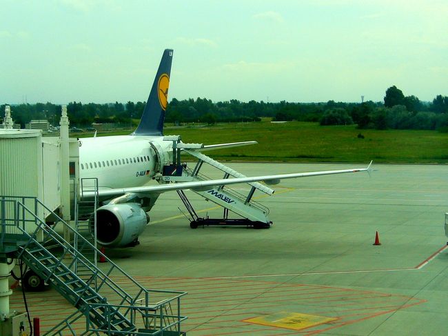 嗚呼なごりおしや、ハンガリー。<br /><br />バラトン湖も行きかったし、ショプロンでワインも飲みたいし、ドナウベントも行きたかったな。<br /><br />絶対再訪するぞー。<br />どうぞその時まで変わらないでね。ハンガリー。<br />また逢う日まで。。。<br /><br />ルフトハンザでフランクフルトへ向かいまーす。<br /><br />---おわり---<br />ハンガリー編終了です。ドイツ編もよろしければご覧下さいませ。