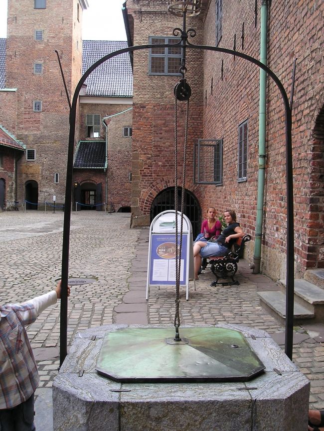 アーケシュフース城内の井戸