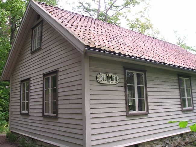 学校の外観は、いたってシンプル。