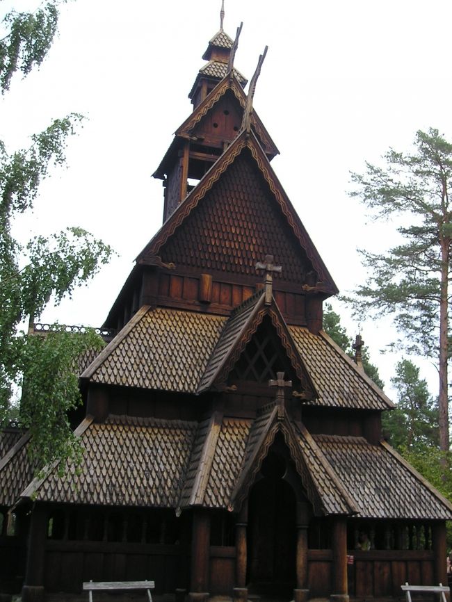 ノルウェー民俗博物館<br /><br />スターブ式教会