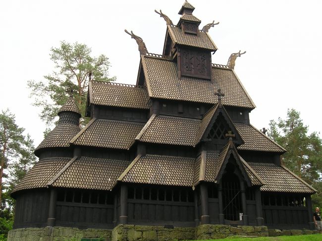 スターブ式教会<br /><br />見る角度を変えて