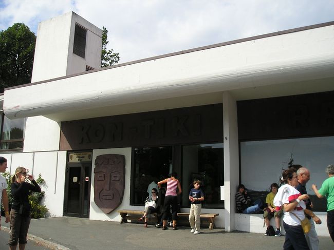 コンチキ号博物館へ<br /><br />バルサ材で造られたいかだ船コンチキ号、パピルスの船ラー2世号、イースター島のモアイ像の模型などがありました。