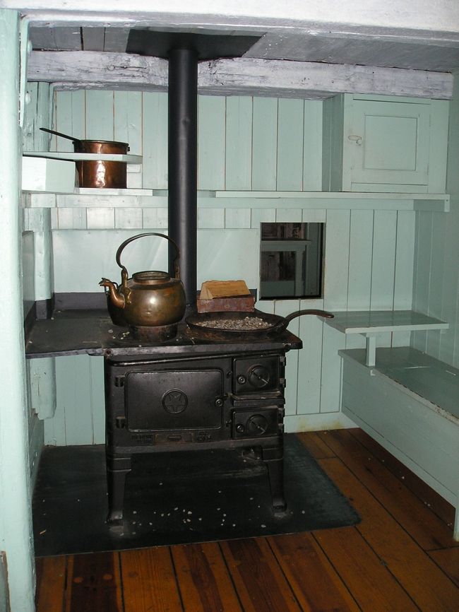 海洋博物館内の展示<br /><br />船の台所