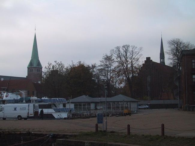 曇ってきました…