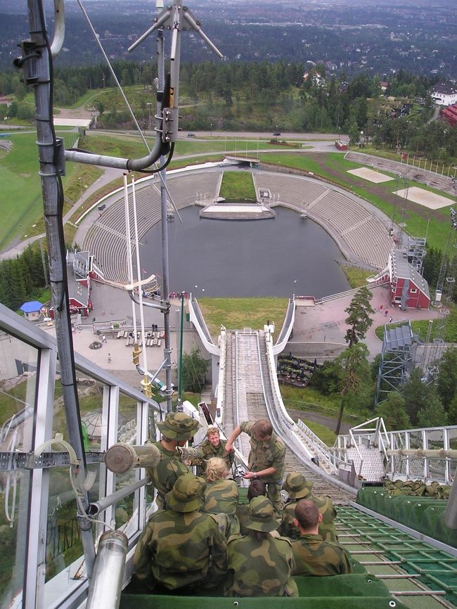 よく見ると、この傾斜のところで、訓練中！！<br />とっても風が強く、揺れる気がする･･･