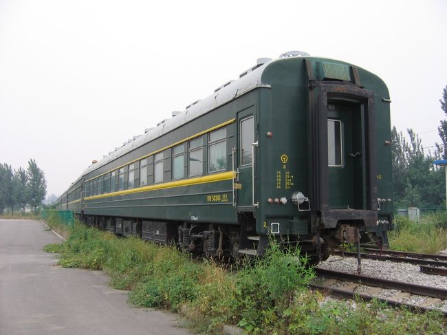 他にもたくさん並んでいます。軟臥（一等寝台）の車両が多いです。