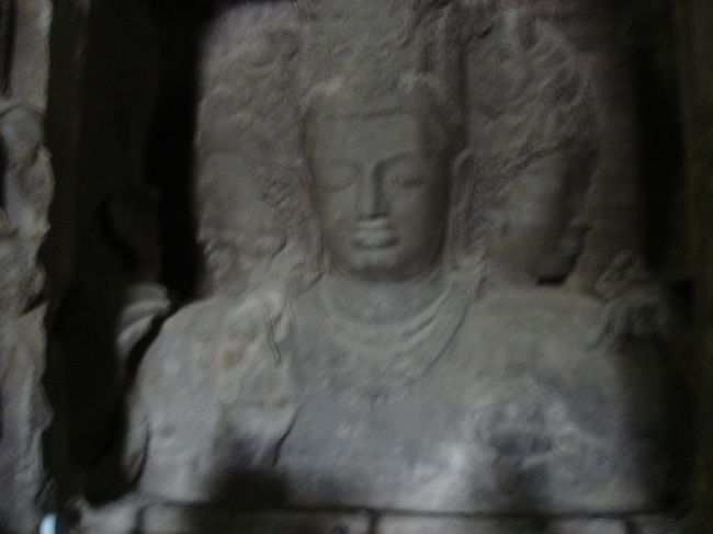 エレファンタ、シヴァ像。保存状態がよい。