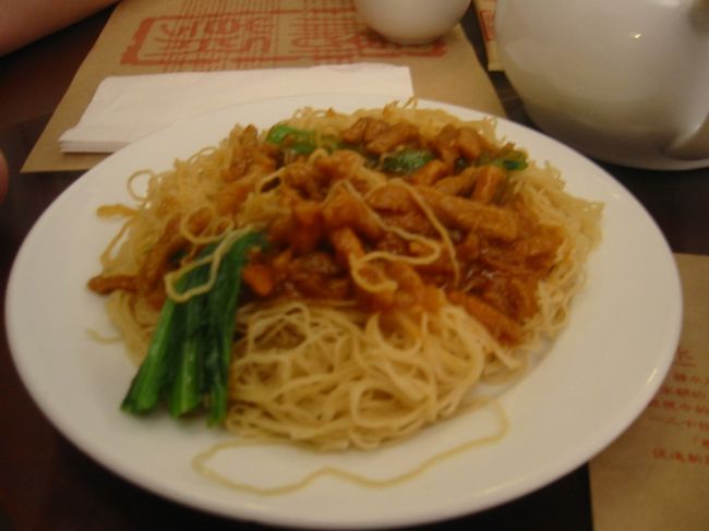 糖朝のメニューです。注文してないのに間違って運ばれてきたものの、最後まで食べました。追加料金とかはなく、タダで食べれました。以前も間違いとかがあったので、頻繁に起こるイメージですが、ちゃんと対応してくれるので安心です。