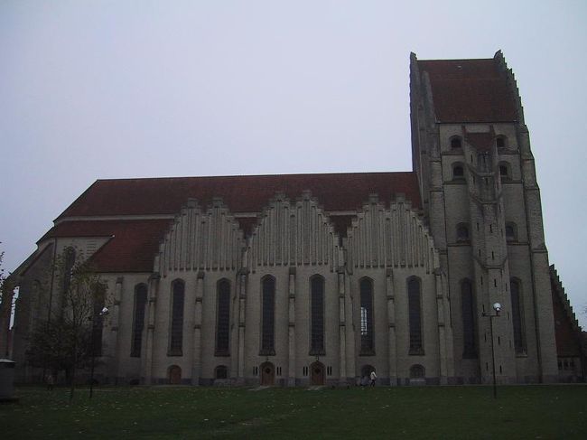 グルントヴィ教会はパイプオルガンの形に似ているため別名オルガン教会とも呼ばれているそうです。