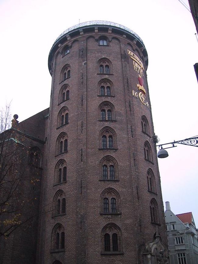 ラウンド・タワーRundet&amp;aring;rnは1642年クリスチャン４世の命により、ヨーロッパ初の天文観測所として建設されました。残念ながら、時間の関係で登ることができませんでしたが、コペンハーゲンの街を一望できるそうです。