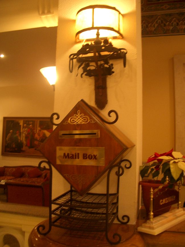 フロントの横にあるポスト。<br />