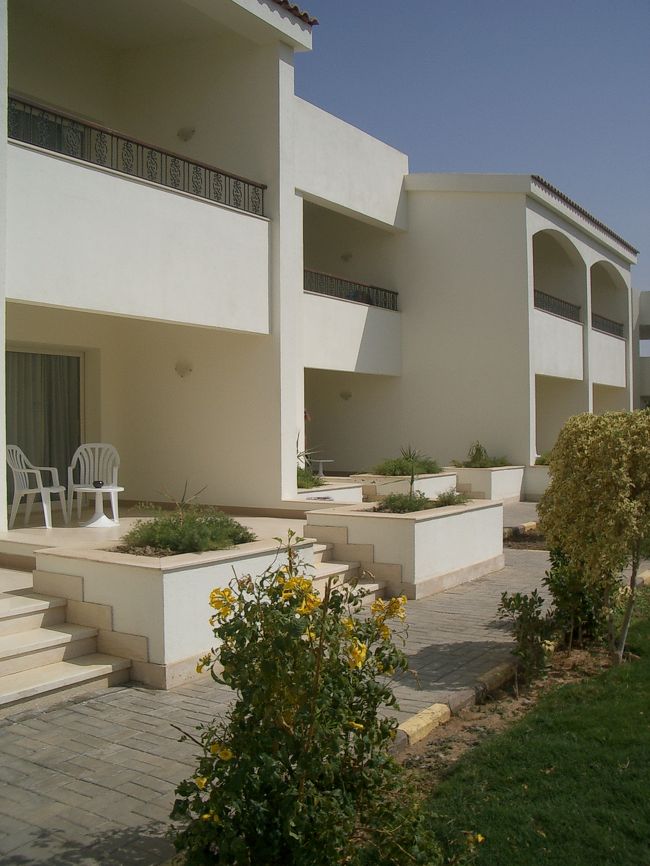 こういう白い建物が続くとキレイよね☆