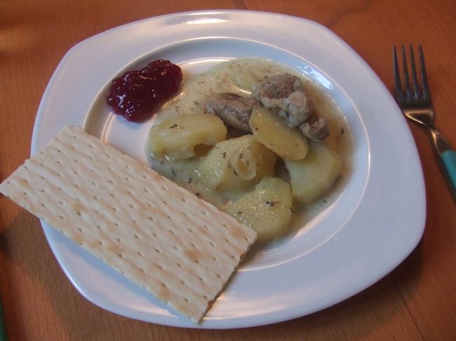 リンゴンベリーだっけな？ジャムを添えて。