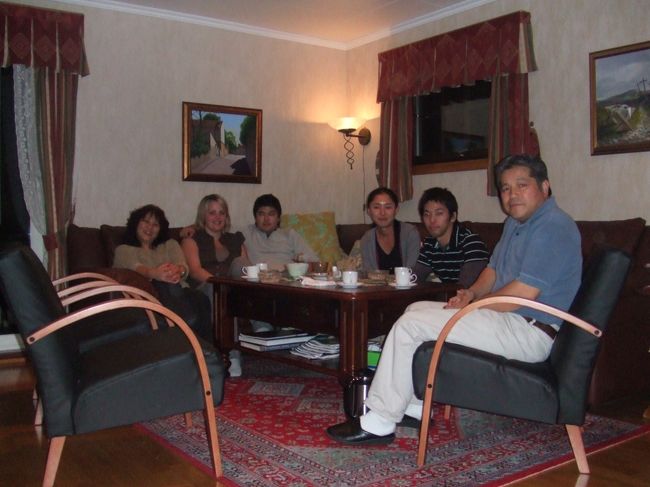 Day 75/ブリーネ（ノルウェー）<br />●山に登って上からフィヨルドを見た！と言いたいところだけど悪天候で断念。ひよこの鑑別（森家の職業）などについて話す。色んな人に会って、色んな話を聞いて、面白い。夜行。(9/1)<br /><br />森さん一家と。