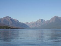 Lake McDonald

Apgarから眺める。山々に囲まれた静かな湖でグレイシャーの第一印象としてこの公園は今までとどこか違う、と思わせるいい景色だった。