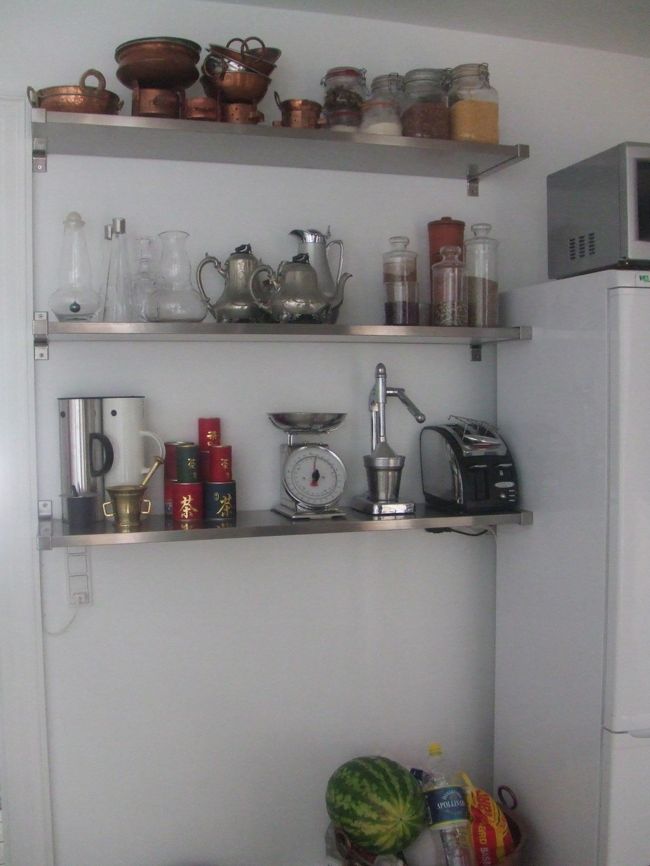 料理好きなカップル。寿司の材料まであった。