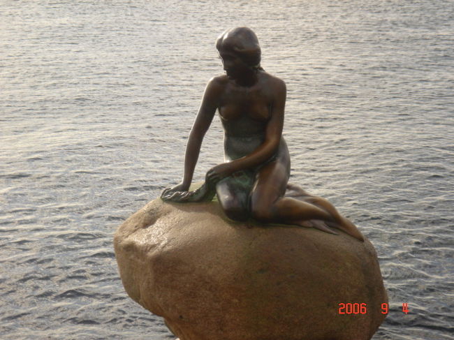 人魚姫、観光客の少ない時間帯でした。<br />