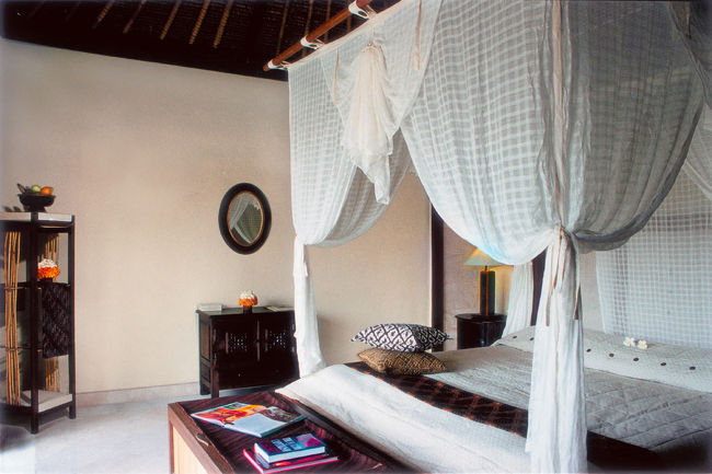 泊まったのはスタンダードなラナイという部屋でしたがふつーに天蓋付きのベッドでオンナゴコロってやつをくすぐりますo(∇^*o)