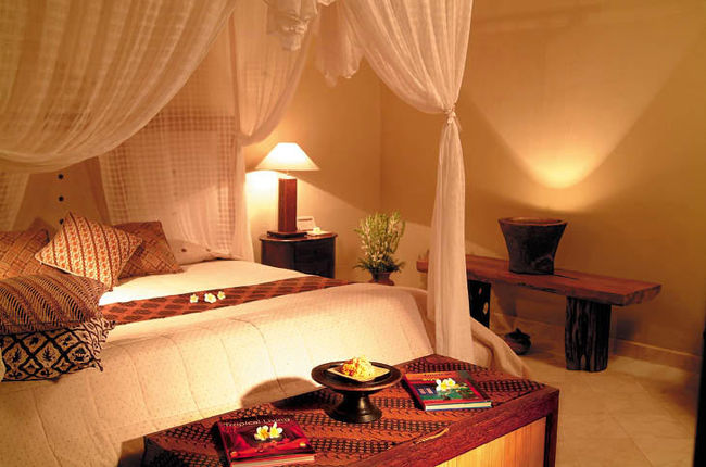 さりげなくベッドにお花とか散らしてあって・・・くー“o(＞＜)o”にくいねぇ〜ってつい江戸っ子みたいなリアクションしてしまった。