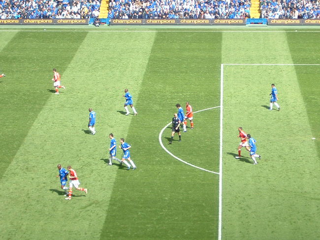 チケットは前日スタジアムツアーに参加した際、併設のチケット窓口でget。前日スタジアムの入口にもチケットは売り切れと出ていましたが、窓口で聞いたところ2階席が実はあるという事で売ってもらいました。