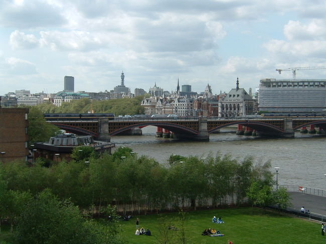 テートモダンの中のテラスから見た風景。