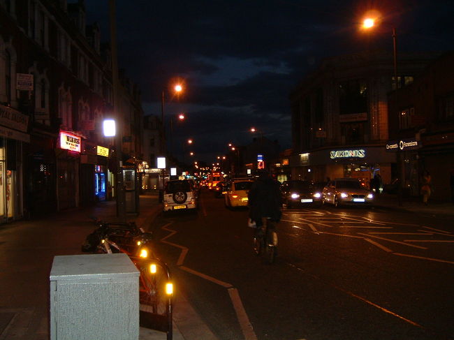 ロンドン郊外。