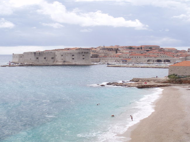 旧市街を周りから眺める。