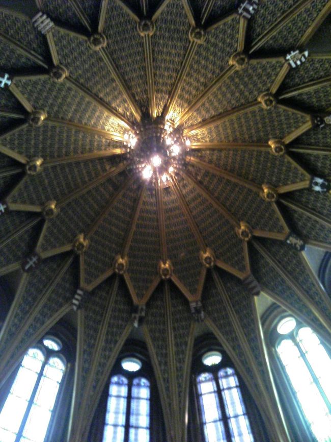 国会議事堂の内部です。一部の展示品＆警備をしている人を除いて写真撮影ＯＫです。