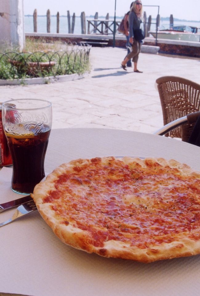 ピザ・マルゲリータ。文句なしに旨かった！