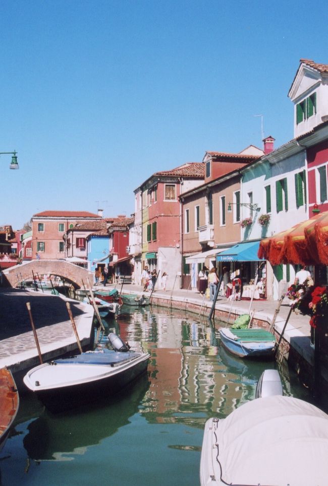Burano島。本当にカラフルな家が立ち並びとても綺麗な島でした。また地元の人もフレンドリーでかなり気に入った場所です。