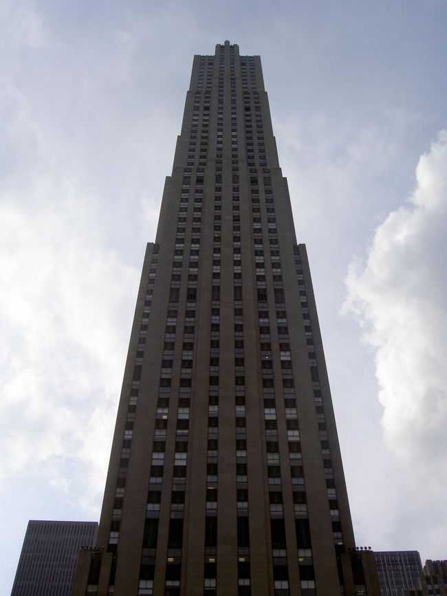 〜ロック・フェラーセンター〜<br />記念写真を撮る観光客でにぎわっていました。<br /><br />