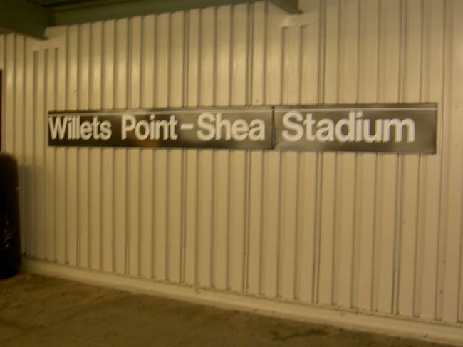 メッツのスタジアムへは、地下鉄７番に乗って約２５分。この駅で降ります。