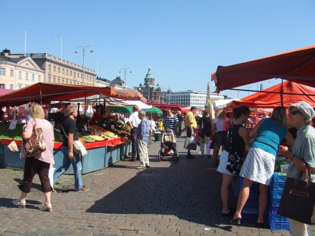 Day 48/ヘルシンキ（フィンランド）<br />●市場でお魚のフライ。マリメッコでお買い物。カフェアアルトでコーヒー。夜中、また夜行列車に乗り損ねる。2分遅刻。自己嫌悪。YHはどこも満員。あわや野宿！なんとかのがれた。(8/5)<br />