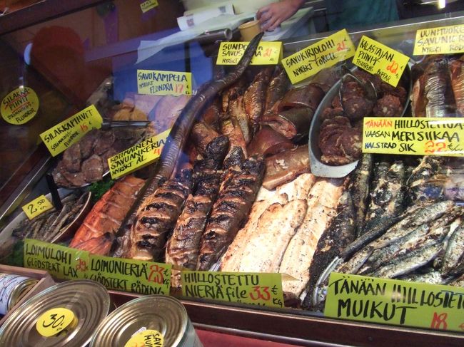 マーケットを歩きまわるのは好きだけど、そのたびに全てのものを食べてみたくなるのに食べれないからツライ。