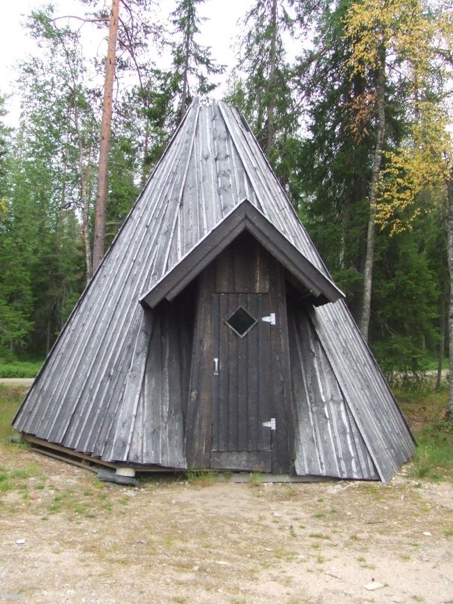 夜を過ごすことになっちゃった人のためのシェルターなんだって。<br />一晩過ごしてみたいな。