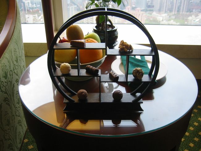 ウエルカムチョコ♪<br />ボーイさんが突然持ってきてくれました。<br />トリュフ８個。美味しかった。